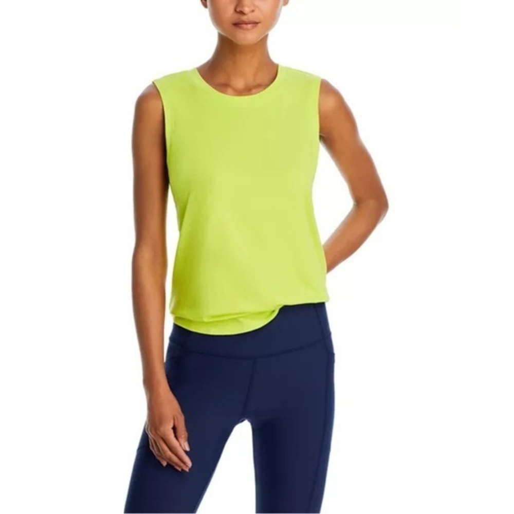AQUA Athletic Scallop Hem Tank Top Size M Green Workout Top NWT